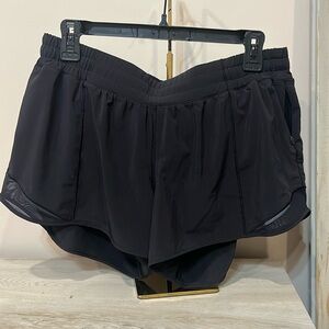 Lululemon Hotty Hot Shorts 4”